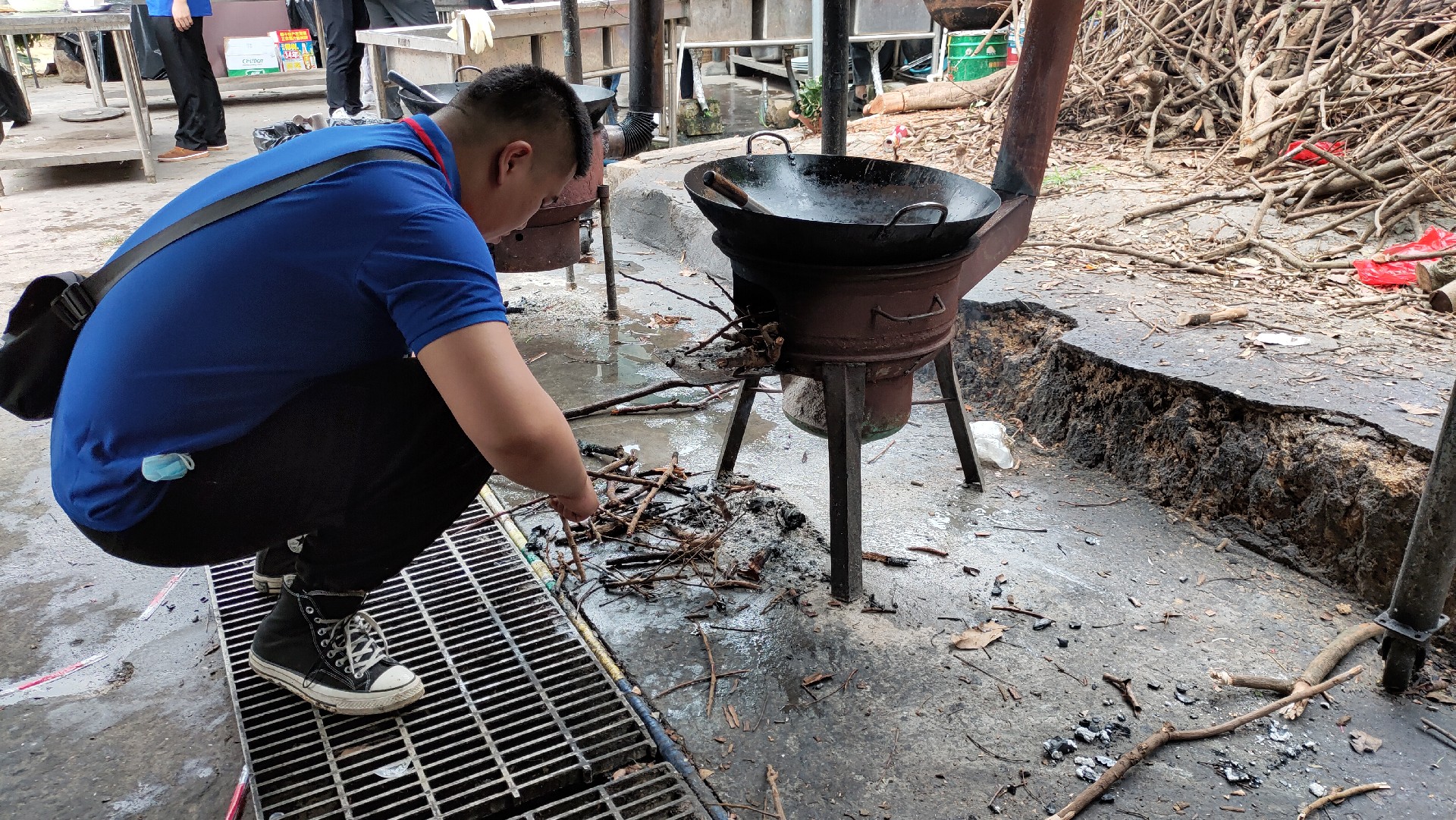 松湖騎行，穿樹飛花；農(nóng)家休閑，擁抱自然