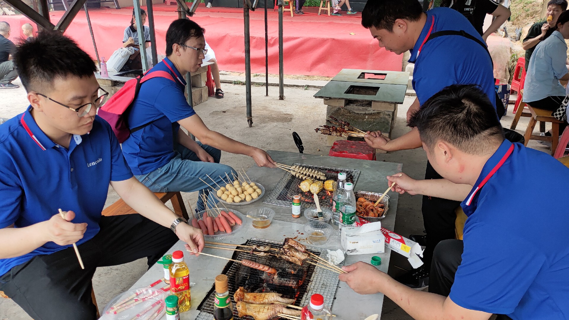 松湖騎行，穿樹飛花；農(nóng)家休閑，擁抱自然